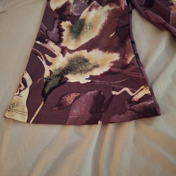 Zac & Rachel Burgandy And Yellow Flutter Sleeve Tie Front Blouse - Picture 8 of 8